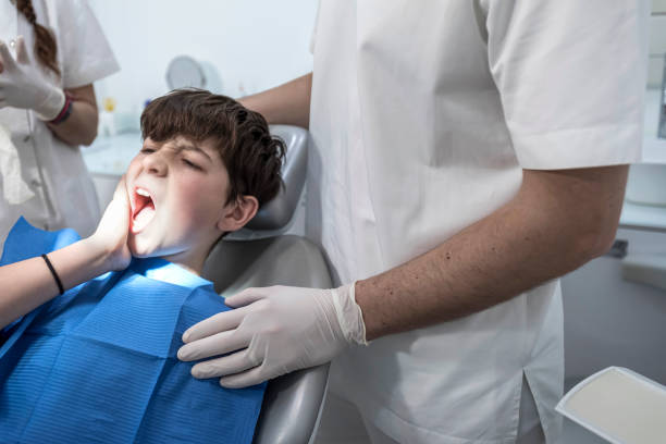 Best Tooth Infection Emergency Dentist  in Clintonville, WI